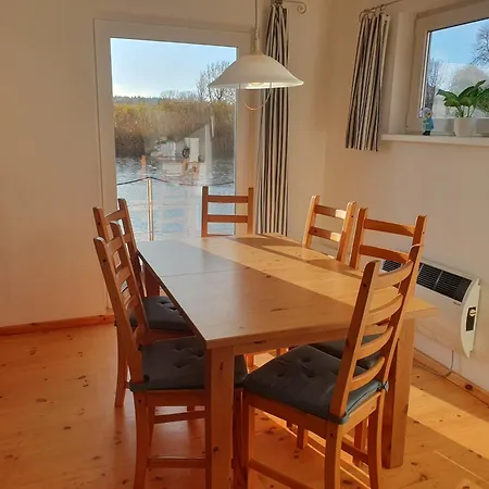 בית נופש Floating - 